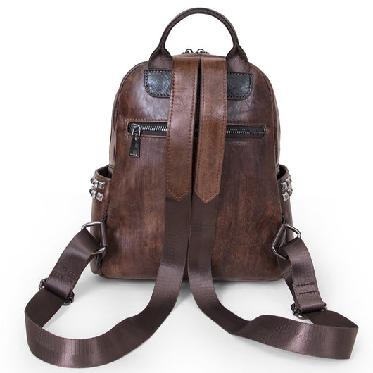 Mochila de Cuero Genuino Retro para Mujer - Diseño Artesanal con Remaches, Gran Capacidad y Estilo Vintage - Image 6