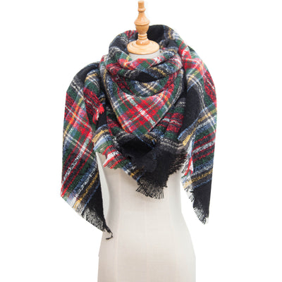 Chal Triangular Escocés para Otoño e Invierno - Amplio y Versátil - Image 22