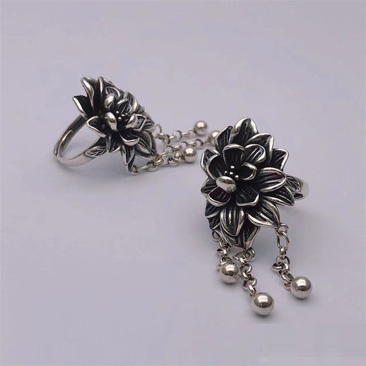 Anillo Floral Retro Tridimensional con Borla - Image 3