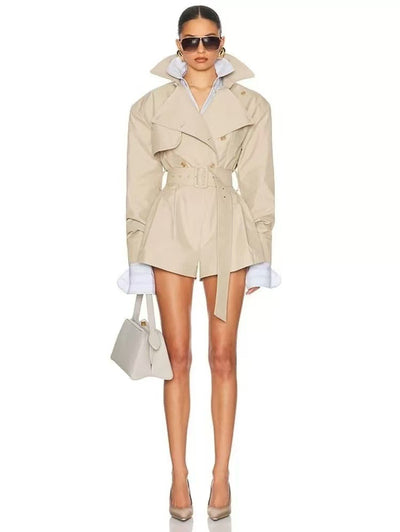 Short Estilo Trench Coat Clásico Británico Cintura Ajustada Caqui Claro - Image 11