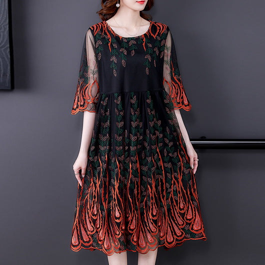 Falda Elegante con Malla Bordada: Efecto Reductor y Estilo Sofisticado - Image 5