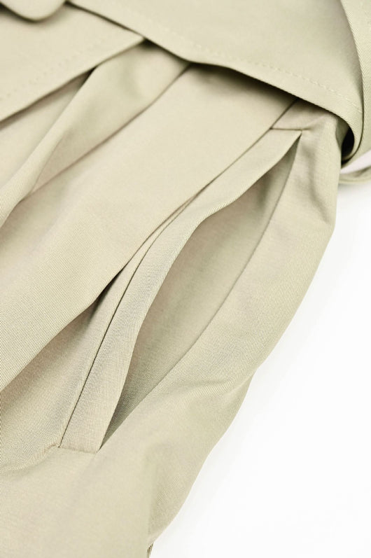 Short Estilo Trench Coat Clásico Británico Cintura Ajustada Caqui Claro - Image 20