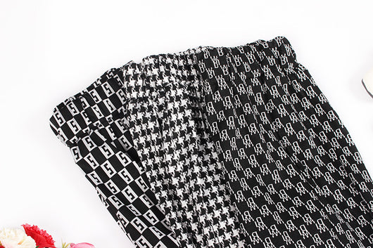 Pantalón Cintura Alta con Letras Estampadas y Aberturas - Image 13