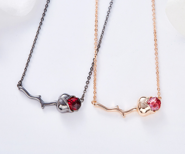 Collar de Flor en Oro Rosado - Diseño Europeo y Americano