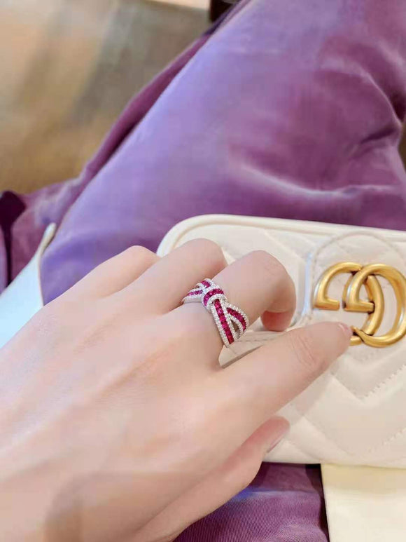 Anillo de Diamante con Lazo Tridimensional Ruby - Lujo Minimalista