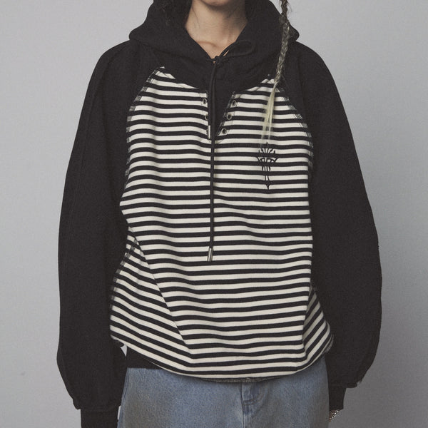 Sudadera Hoodie Suelta con Paneles Rayados y Bordados