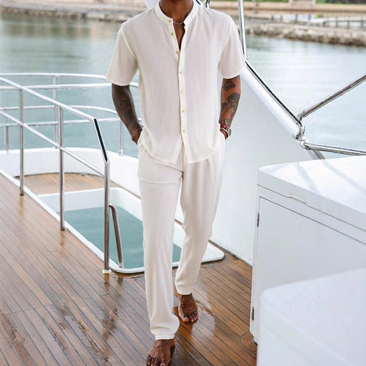 Conjunto Ejecutivo: Camisa Cuello Alto Transpirable y Pantalón Holgado