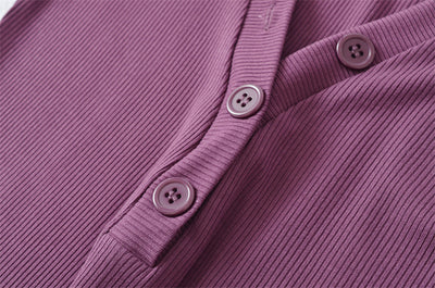 Playera Cuello V Ajustada de Manga Corta - Diseño Moderno y Favorecedor - Image 19