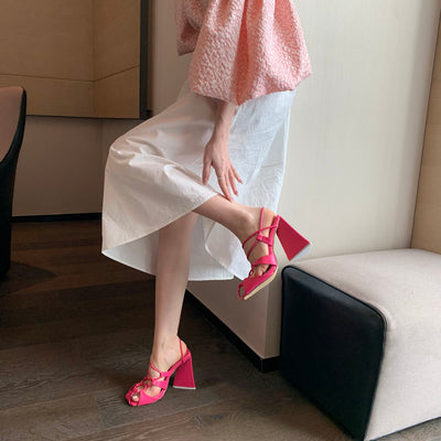 Tacones Altos con Punta Cuadrada y Diseño Hueco con Cordones Romanos - Image 3