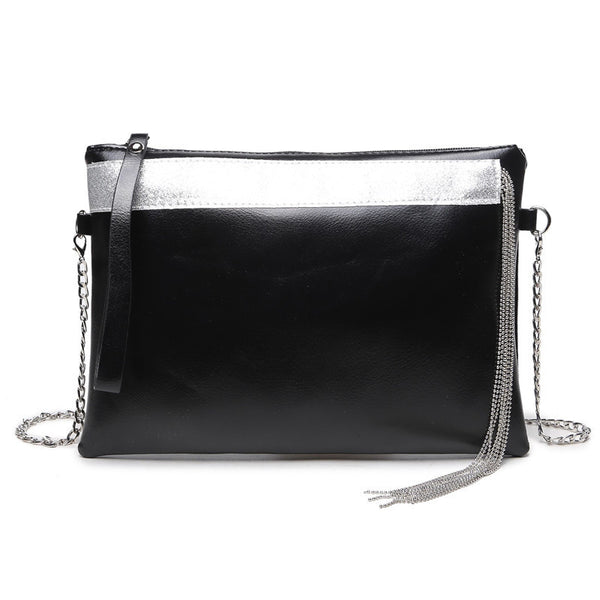 Clutch Sobre Elegante con Borlas - Diseño Minimalista en Negro - Image 4