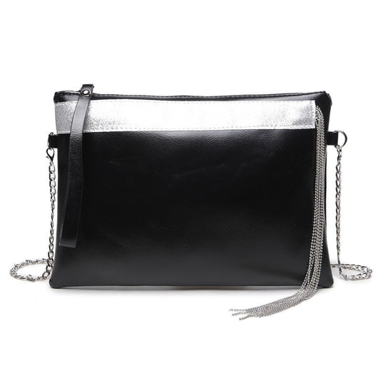 Clutch Sobre Elegante con Borlas - Diseño Minimalista en Negro - Image 4