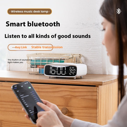 Parlante Bluetooth 3 en 1 con Carga Inalámbrica y Luz Nocturna - Image 4