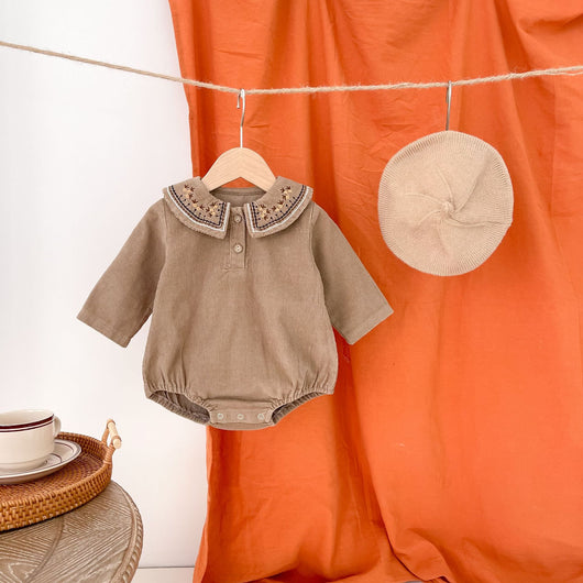 Romper de Pana con Cuello Bordado y Mangas Largas - Image 6