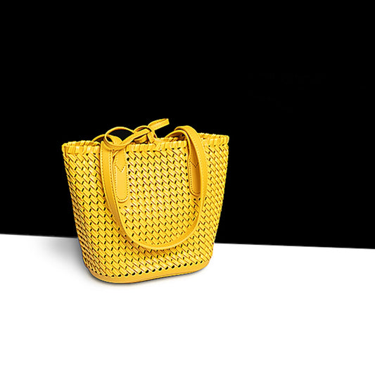 Bolsa Tote Tejida con Diseño Exclusivo y Detalles Calados - Image 2