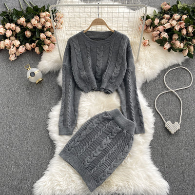 Conjunto Vintage Falda Alta con Suéter Retorcido de Manga Larga - Image 25