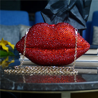 Bolso de Noche Acrílico con Cadena de Strass y Diseño de Labios