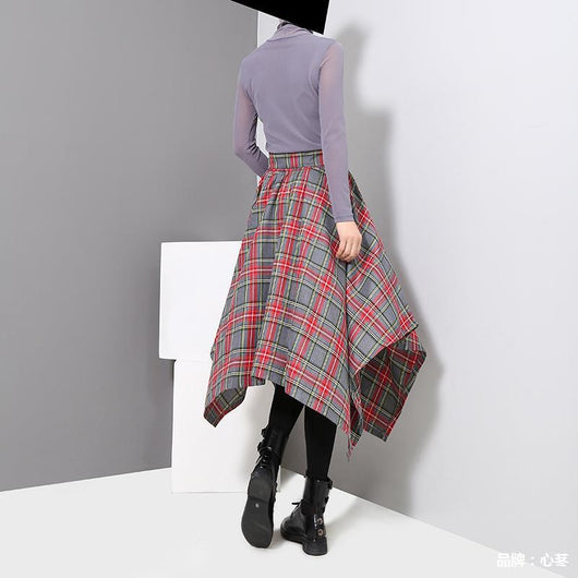 Falda Escocesa de Talle Alto con Cinturón - Image 11