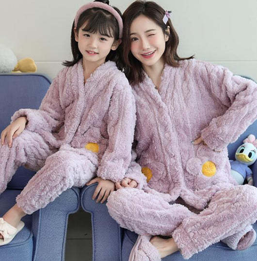Pijamas de Terciopelo Coral para Mamá e Hija - Conjunto Familiar Acolchado - Image 13