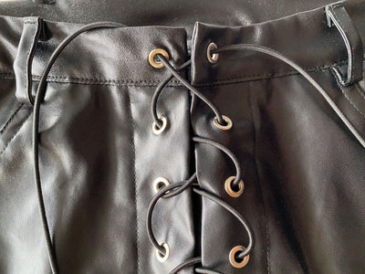 Traje Ajustado de Dos Piezas con Costura de Cuero - Image 12
