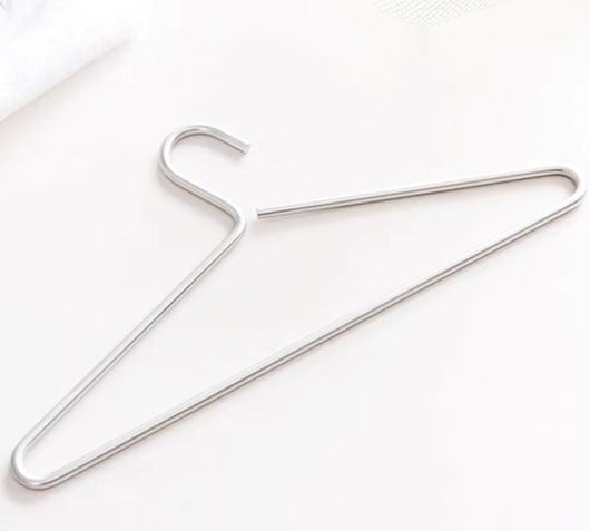 Perchero de Aluminio Reforzado 8mm - Organizador de Guardarropa Profesional - Image 17