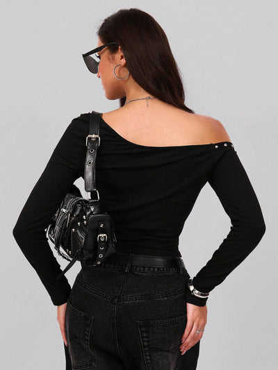 Camiseta Slim Fit con Cuello Oblicuo y Cinta Metálica Decorativa - Image 12