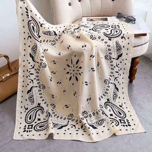 Pañuelo de Terciopelo Estampado Cuadrado Versátil para Mujer - Image 9