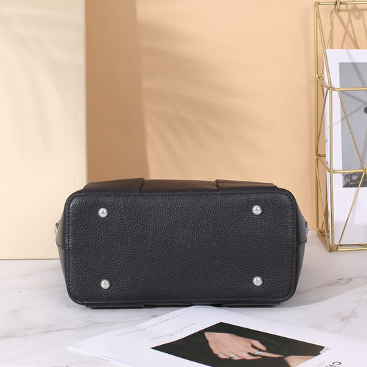 Bolso Tote de Cuero Genuino para Mujer - Diseño Minimalista y Funcional - Image 10