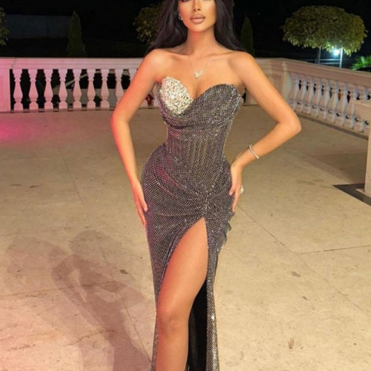 Vestido Tubo Ajustado con Lentejuelas Brillantes, Malla y Strass Artesanal