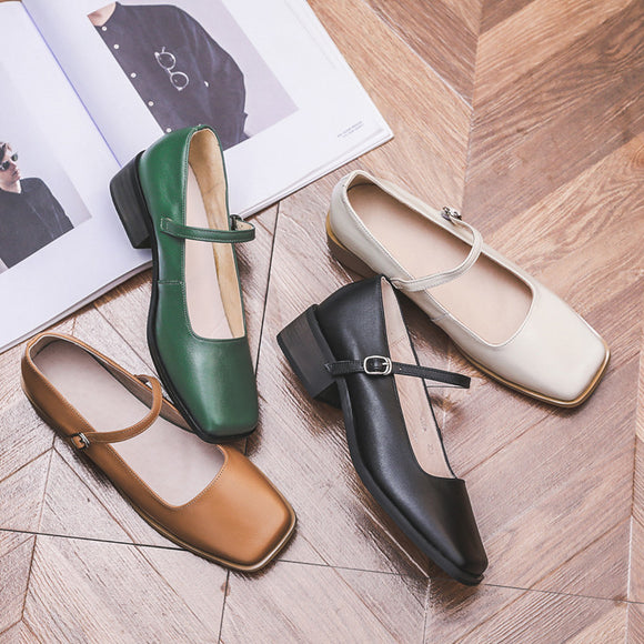 Sapatilha Feminina Mary Jane de Couro Vintage com Bico Quadrado