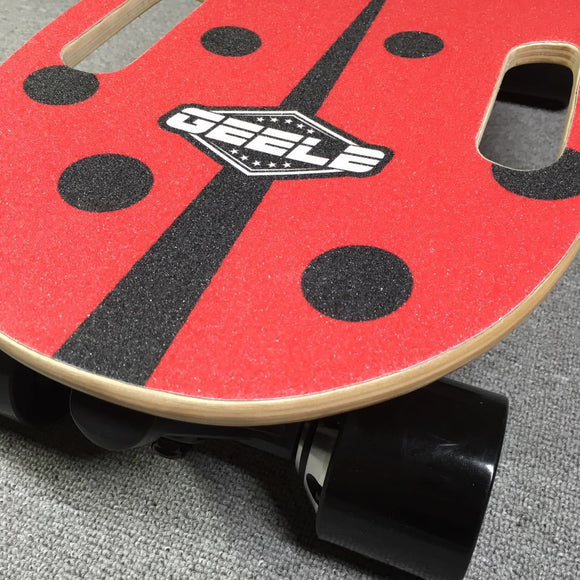 Patineta Eléctrica de Cuatro Ruedas Portátil