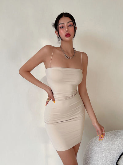 Vestido Ajustado con Pliegues y Tirantes Finos para Cadera - Image 8