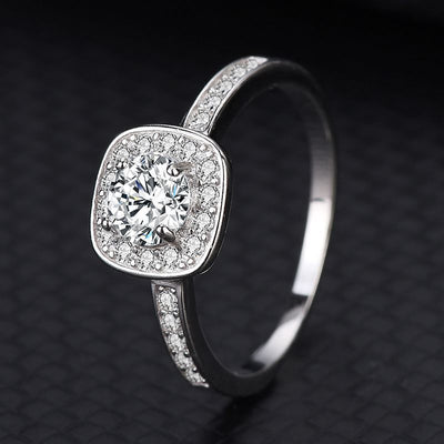 Anillo de Diamante Simulado Moissanita con Diseño Cuadrado - Image 6