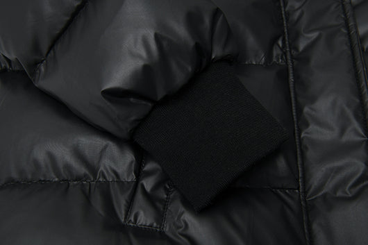 Chaqueta Denim Oversize Acolchada Negra con Costuras Sueltas - Image 2