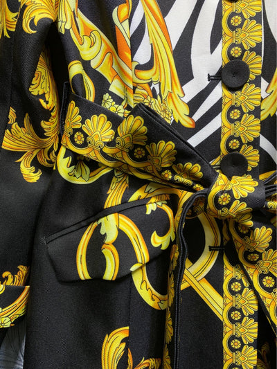 Gabardina Larga con Cinturón Estampado y Mangas Largas - Image 21