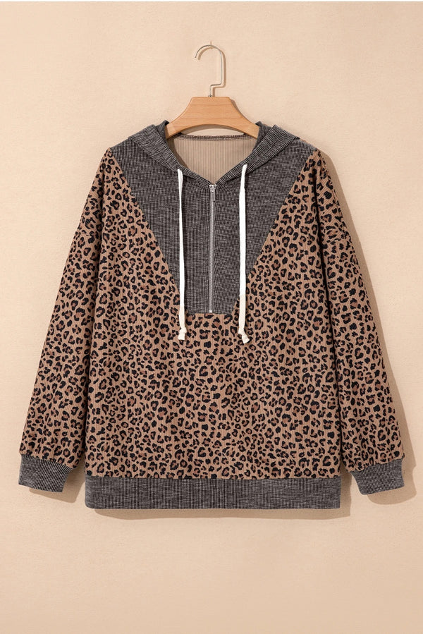Sudadera Hoodie Khaki con Estampado Leopardo y Cuello Contrastante - Image 5