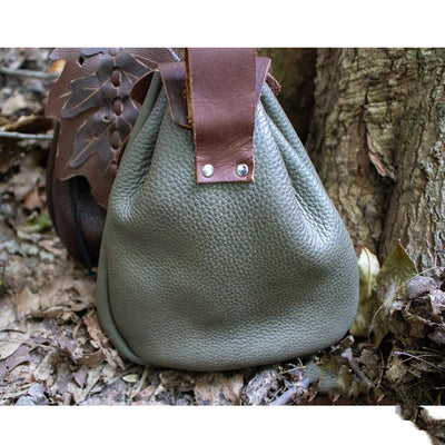 Bolsa Medieval de Cuero Sintético con Patrón de Hojas - Image 9