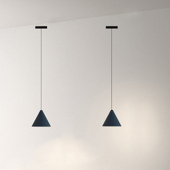 Cama Minimalista Escandinava con Diseño Geométrico
