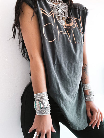 Playera Holgada Moon Child con Hombros Caídos y Estampado de Letras - Image 5