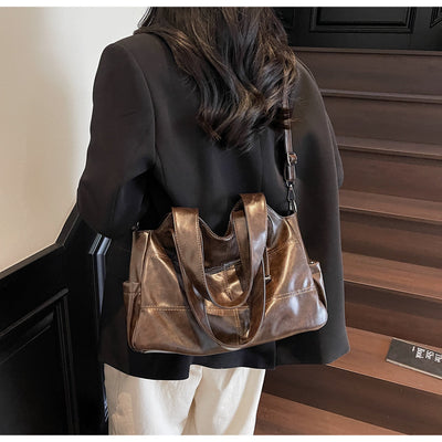 Bolso de Cuero Suave Grande con Bandolera Ajustable para Mujer - Image 16