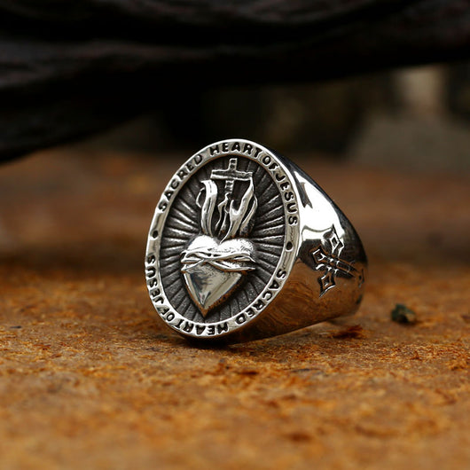 Anillo Sagrado Corazón de Jesús Acero Inoxidable para Hombre y Mujer - Joya Biker Punk con Cruz - Image 2
