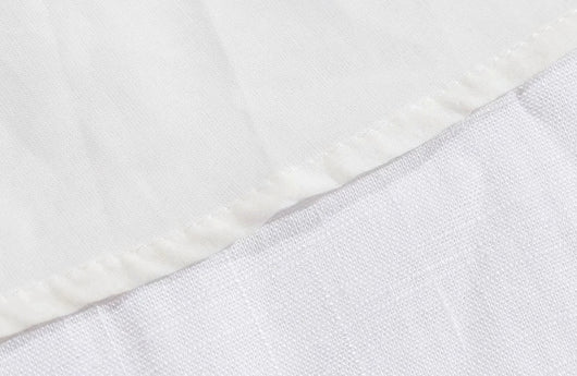 Vestido Blanco Ajustado con Cuello Volante - Image 13