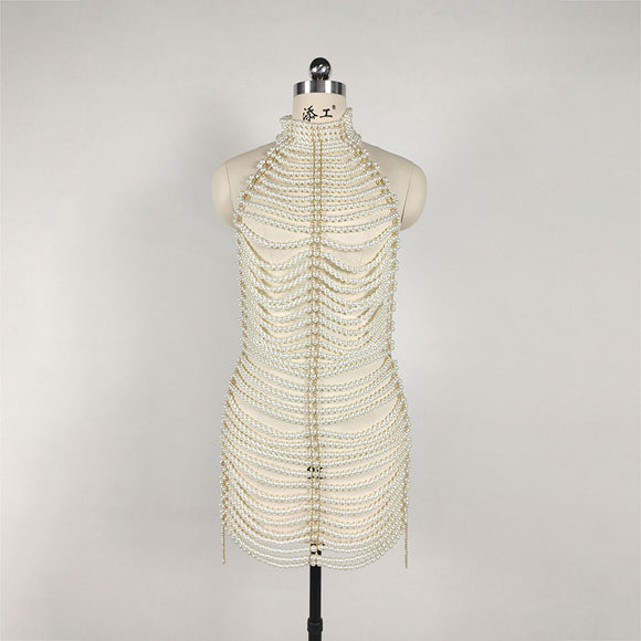 Vestido Elegante de Espalda Descubierta con Detalles de Perlas