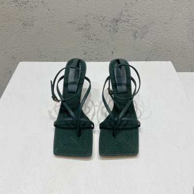Sandalias de Tacón Alto con Punta Cuadrada en Malla Tejida y Cuero - Image 8