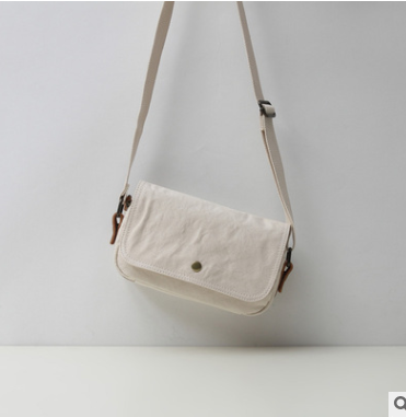 Bolso Mensajero Trendy para Estudiantes - Versátil y Moderno para Mujer - Image 2
