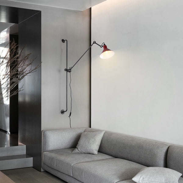 Lámpara de Pared Articulada con Protección Ocular y Enchufe