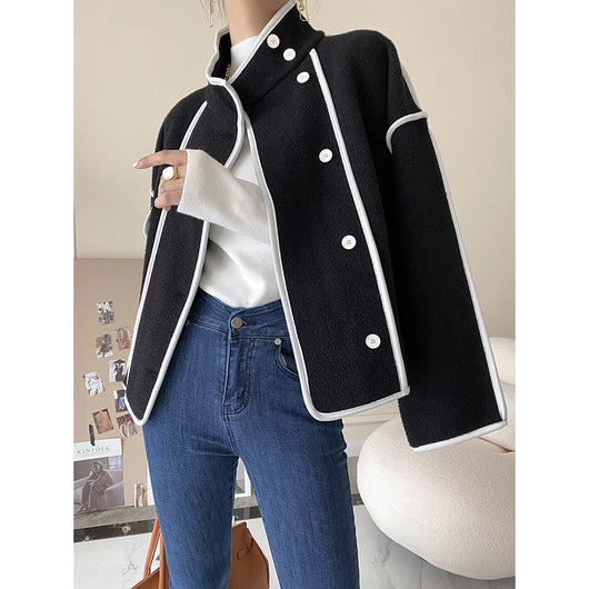 Abrigo Cropped con Cuello Alto y Ribete Contrastante - Image 8