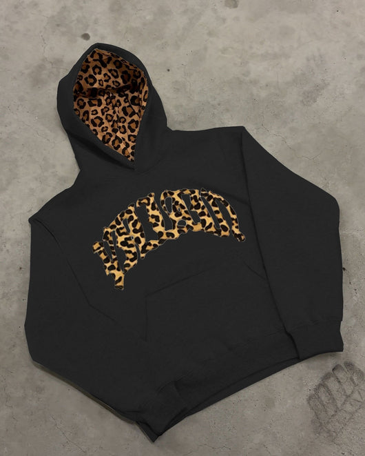 Sudadera Unisex con Estampado de Leopardo y Bordado de Letras - Estilo Casual Urbano - Image 8
