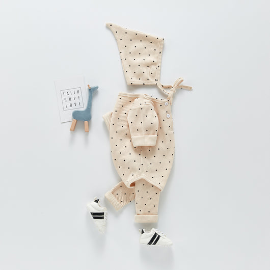 Conjunto de Tres Piezas Bebé Lunares - Mameluco Cómodo y Elegante