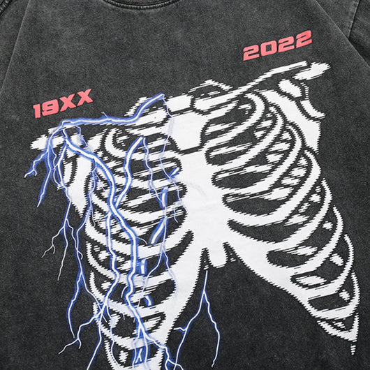 Camiseta Manga Corta Estampado Calavera Desgastada para Hombre - Image 2