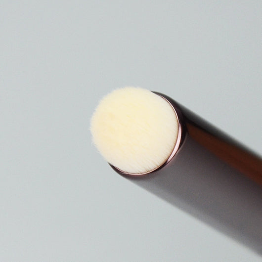 Brocha Difuminadora Multifunción para Labios y Corrector - Image 4